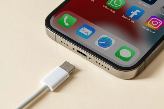 Замена разъема зарядки на iPhone в Челябинске